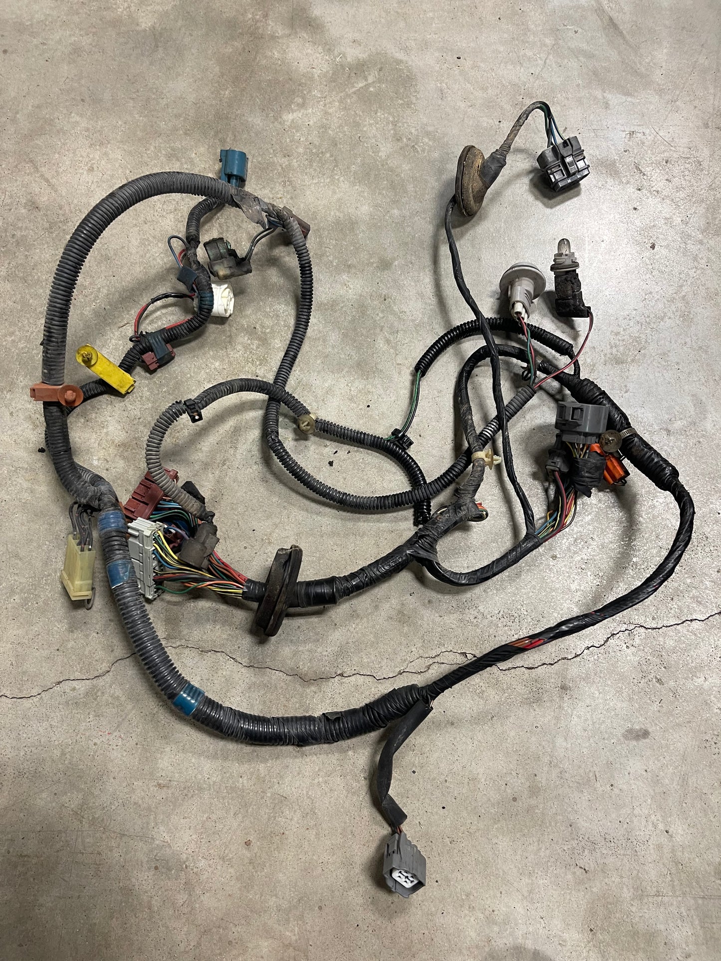 OEM Acura Integra 98-01 driver side headlight harness