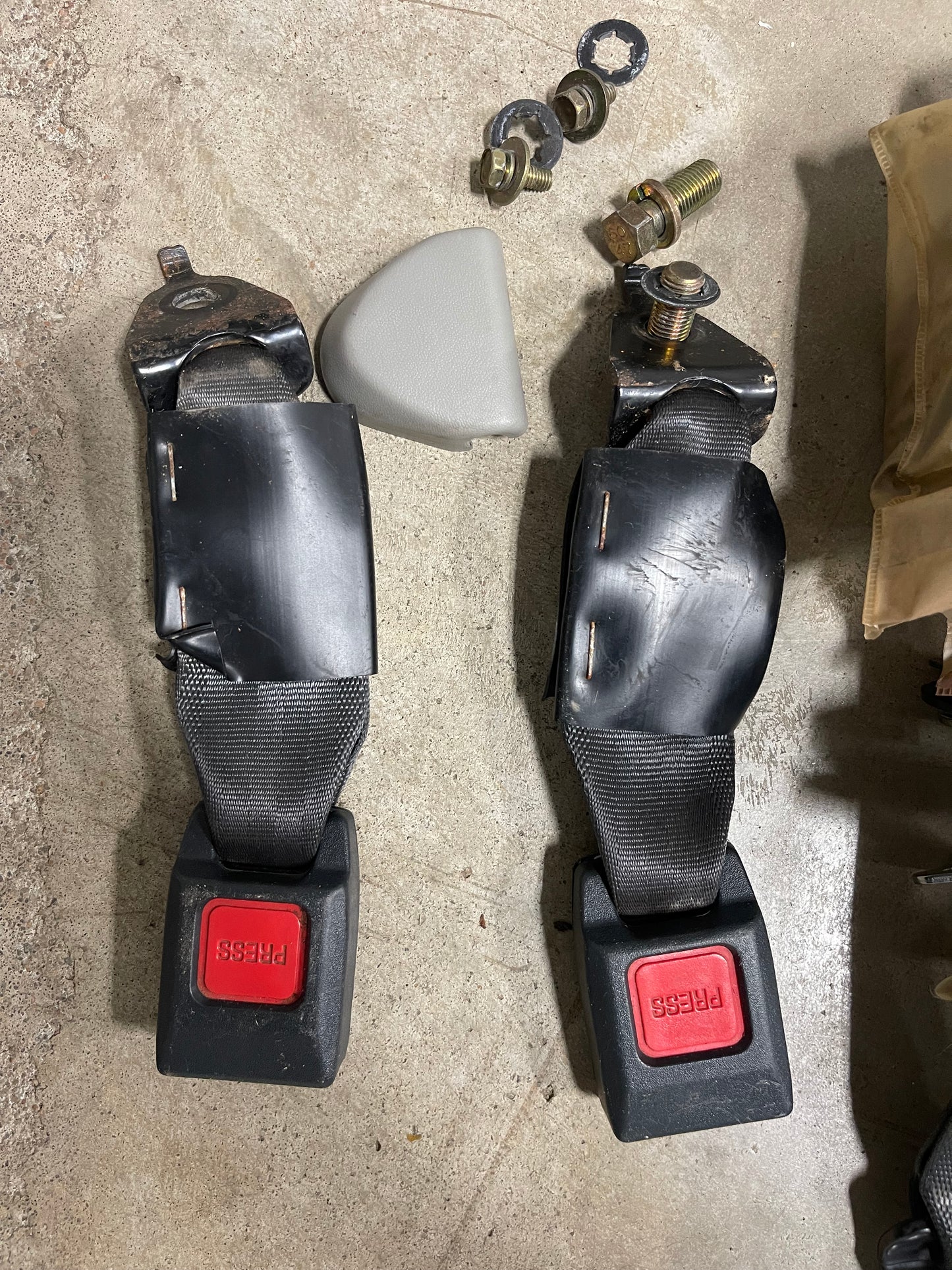 94-01 Acura Integra 2 door rear seat belts complete