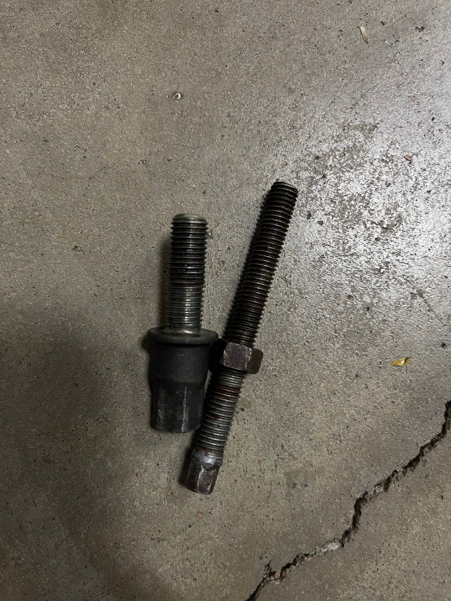 B SERIES AC tensioner bolt set together