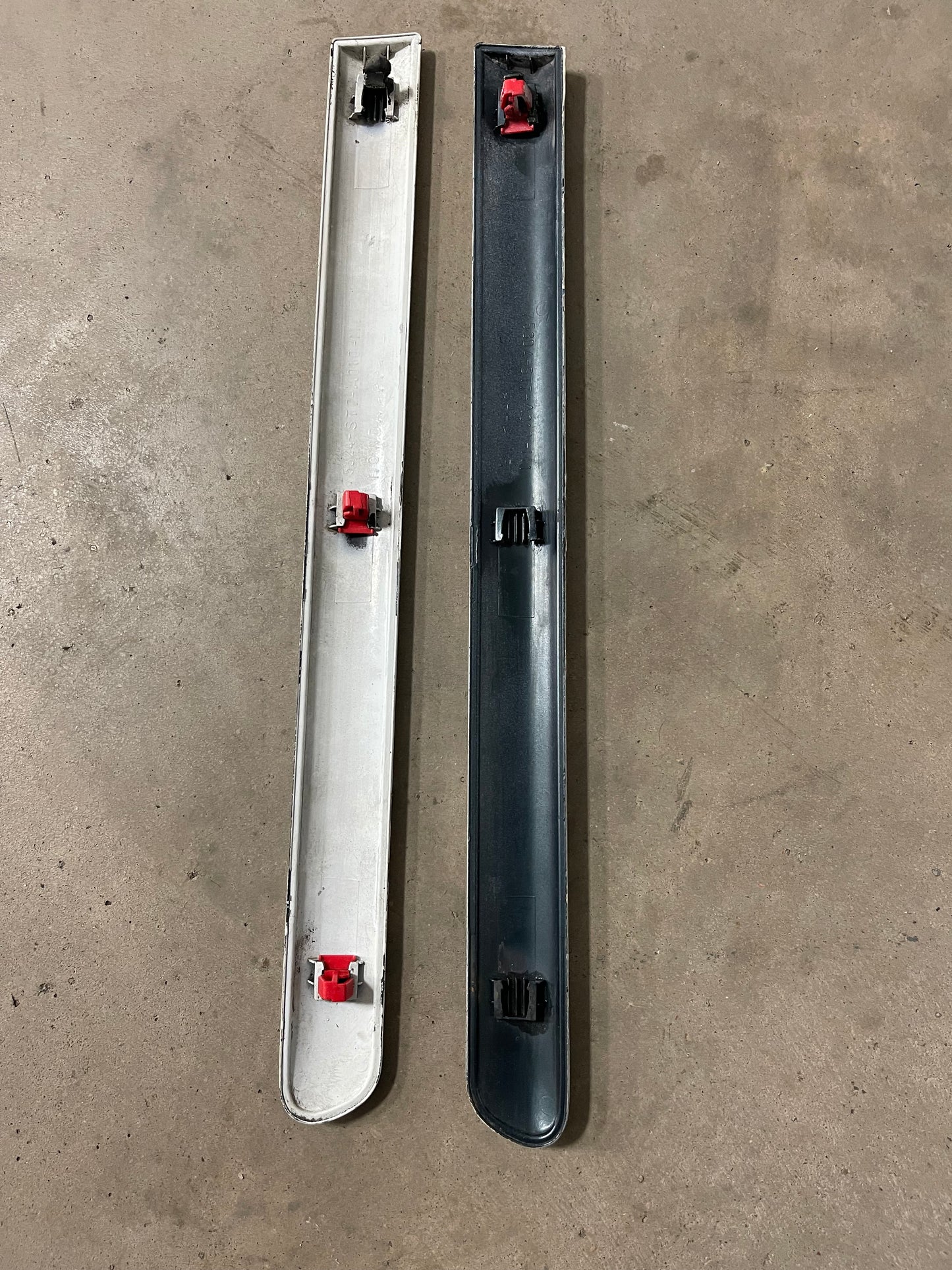 94-01 Acura Integra 2 door rear side molding