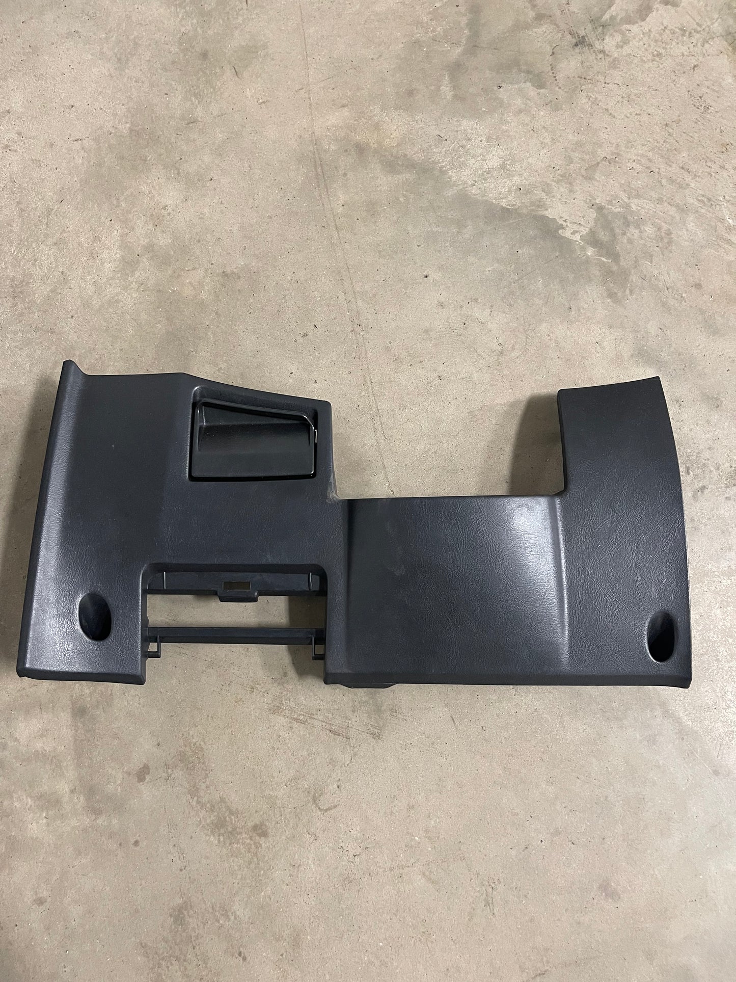 94-01 Acura Integra 2 door 4 door black lower drivers panel