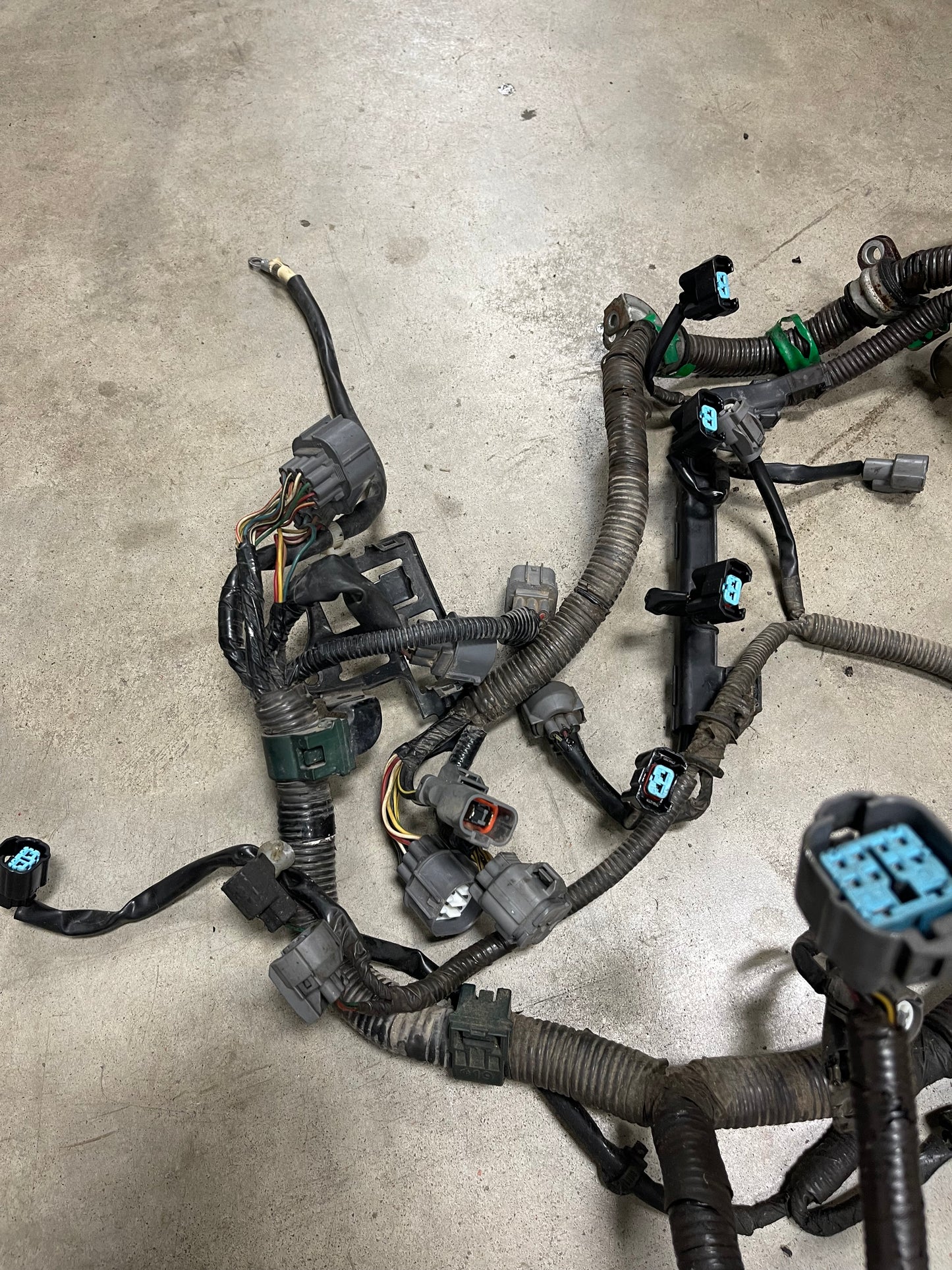 2001 Acura Integra LS automatic transmission engine harness complete