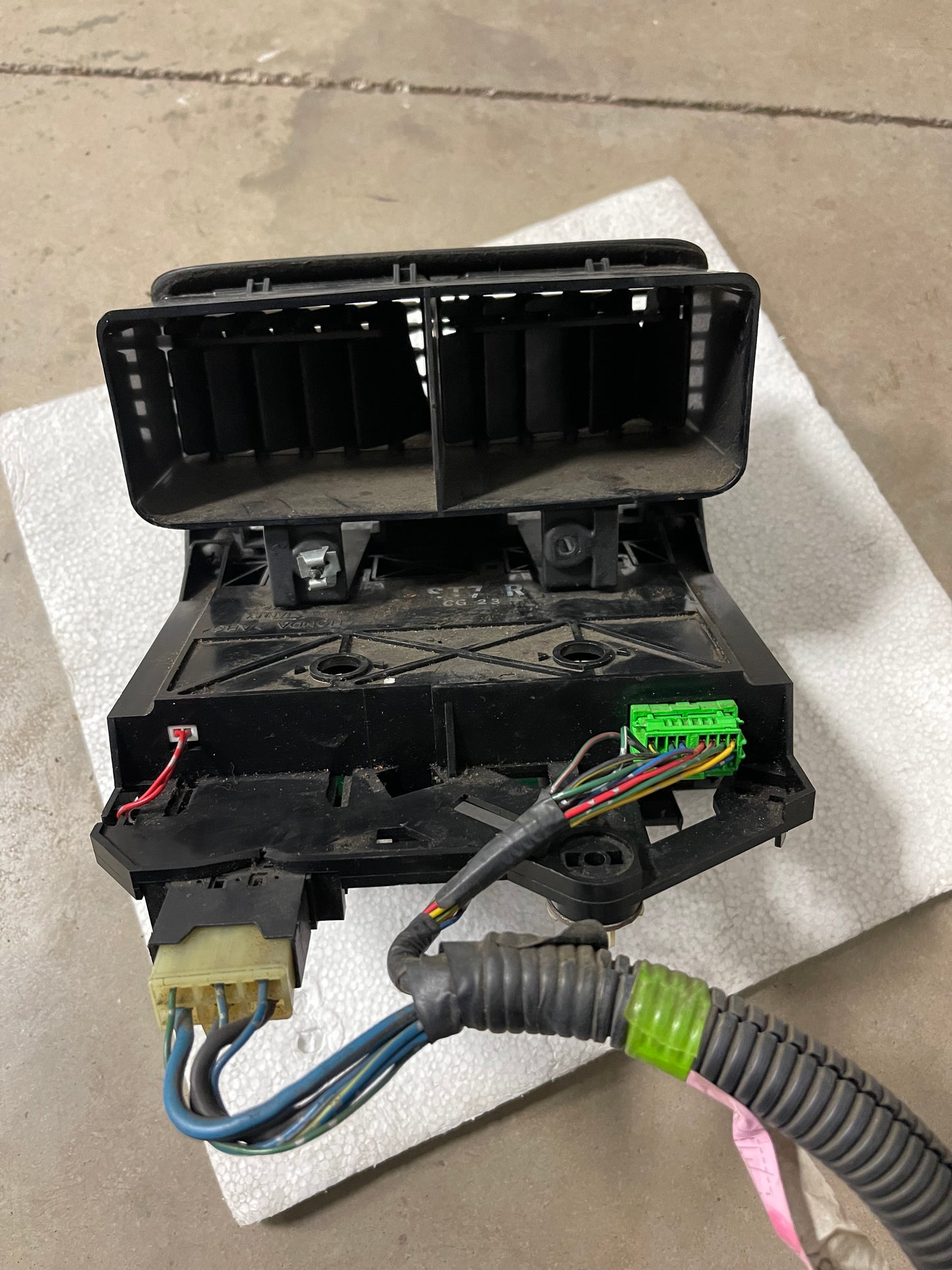 94-01 Acura Integra OEM center ac vent and controls