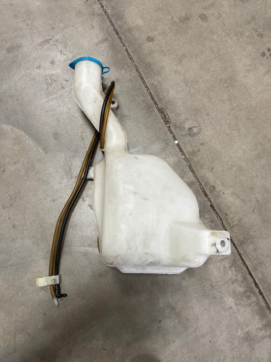 94-01 Integra wiper fluid reservoir