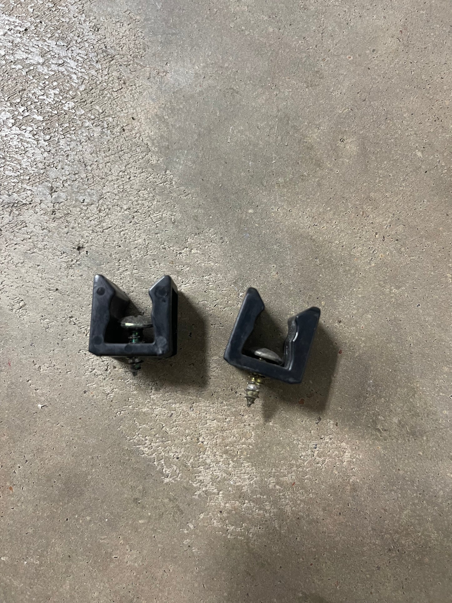 94-01 Acura Integra rear cargo cover clips pair together