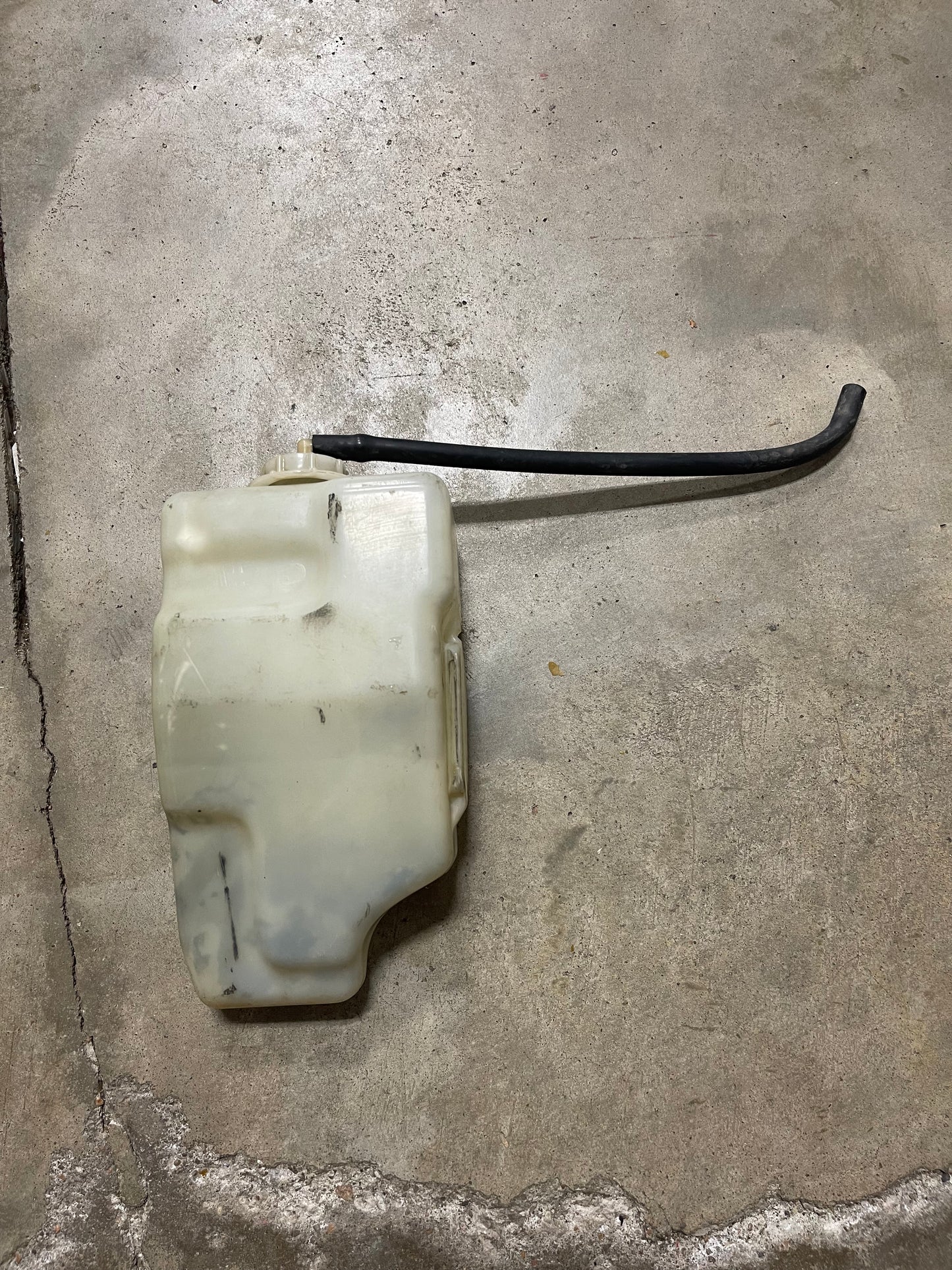 94-0 Acura Integra coolant reservoir and cap