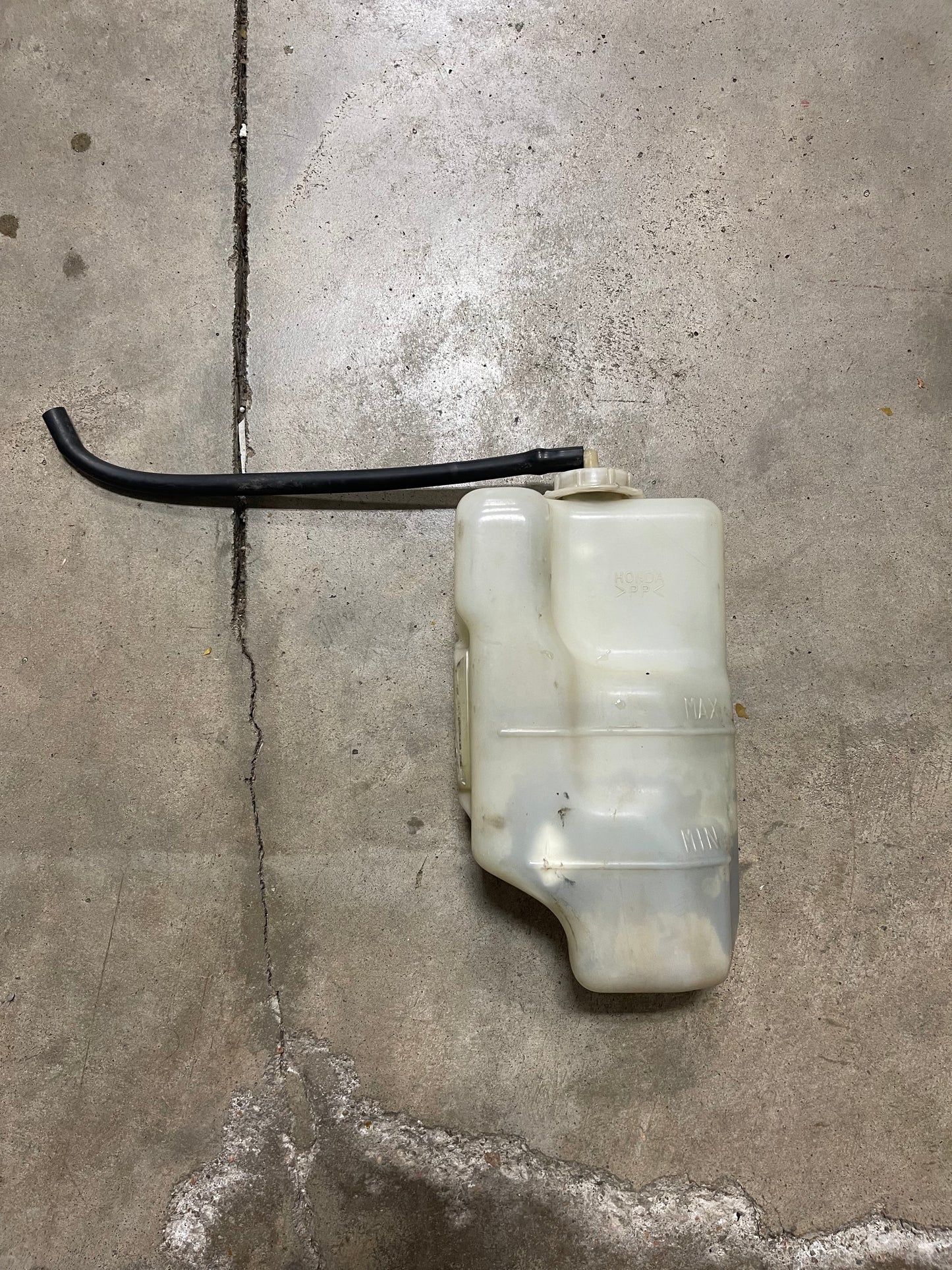 94-0 Acura Integra coolant reservoir and cap