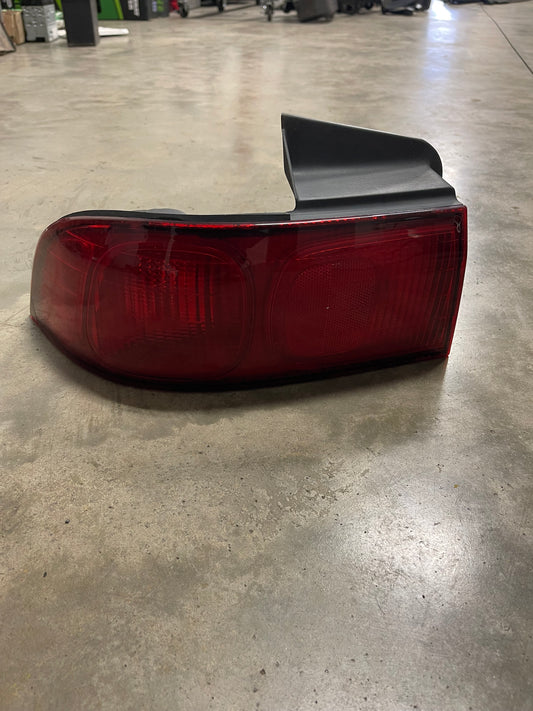 94-01 Acura Integra drivers side rear tail lights with pigtails and builds