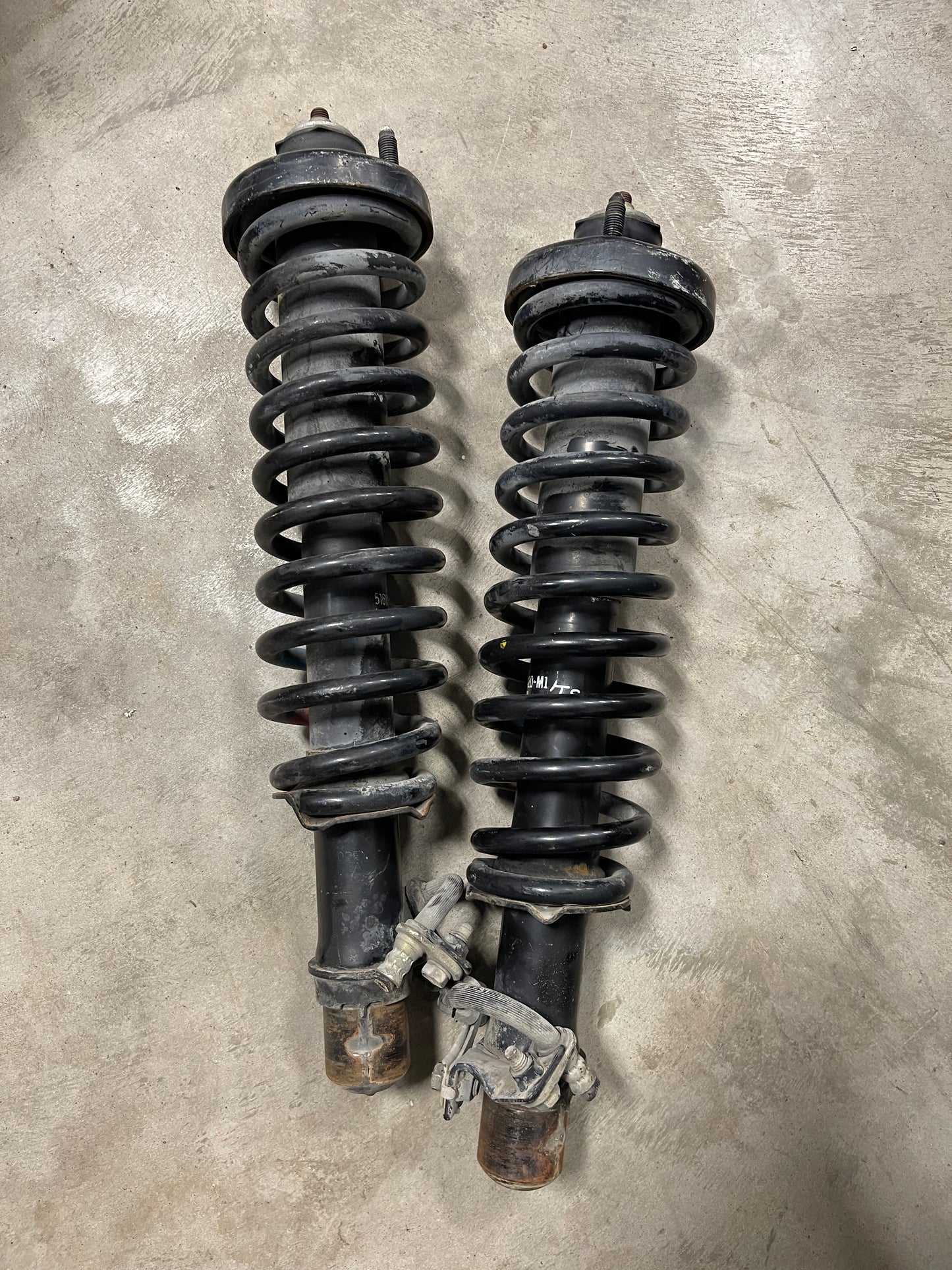 94-01 Acura Integra front OEM struts used